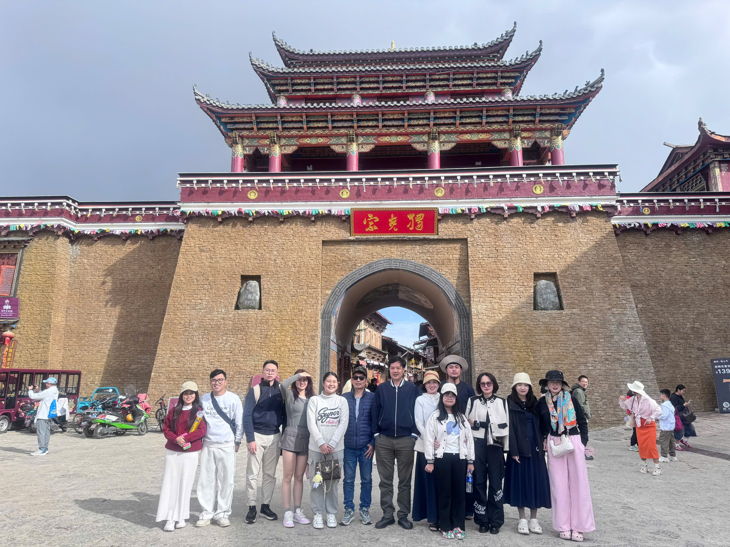 z6853095868694_25dd3a20c943020b79fa45628a770612